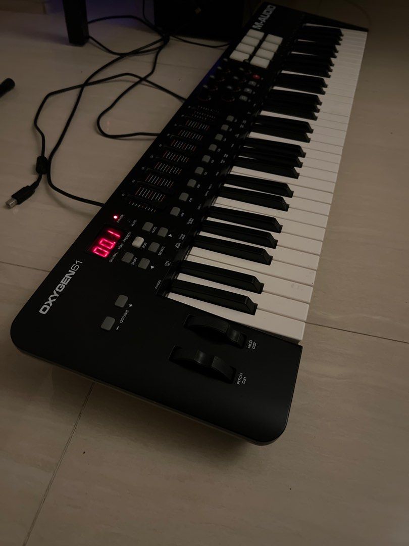 MAudio Oxygen 61 MIDI keyboard, Hobbies & Toys, Music & Media, Musical