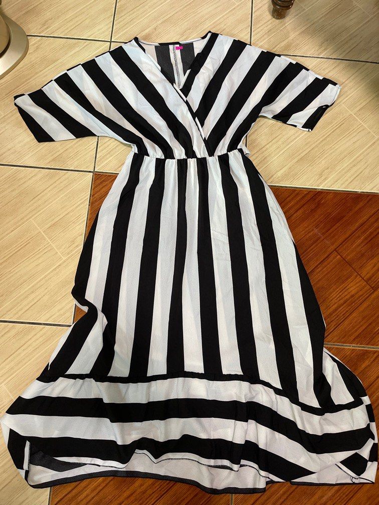 Maxi Dress (Category: Dresses) located in Valenzuela. Submitted by miss.declutter (Listing ID 1266152999, Image 1). Description: .