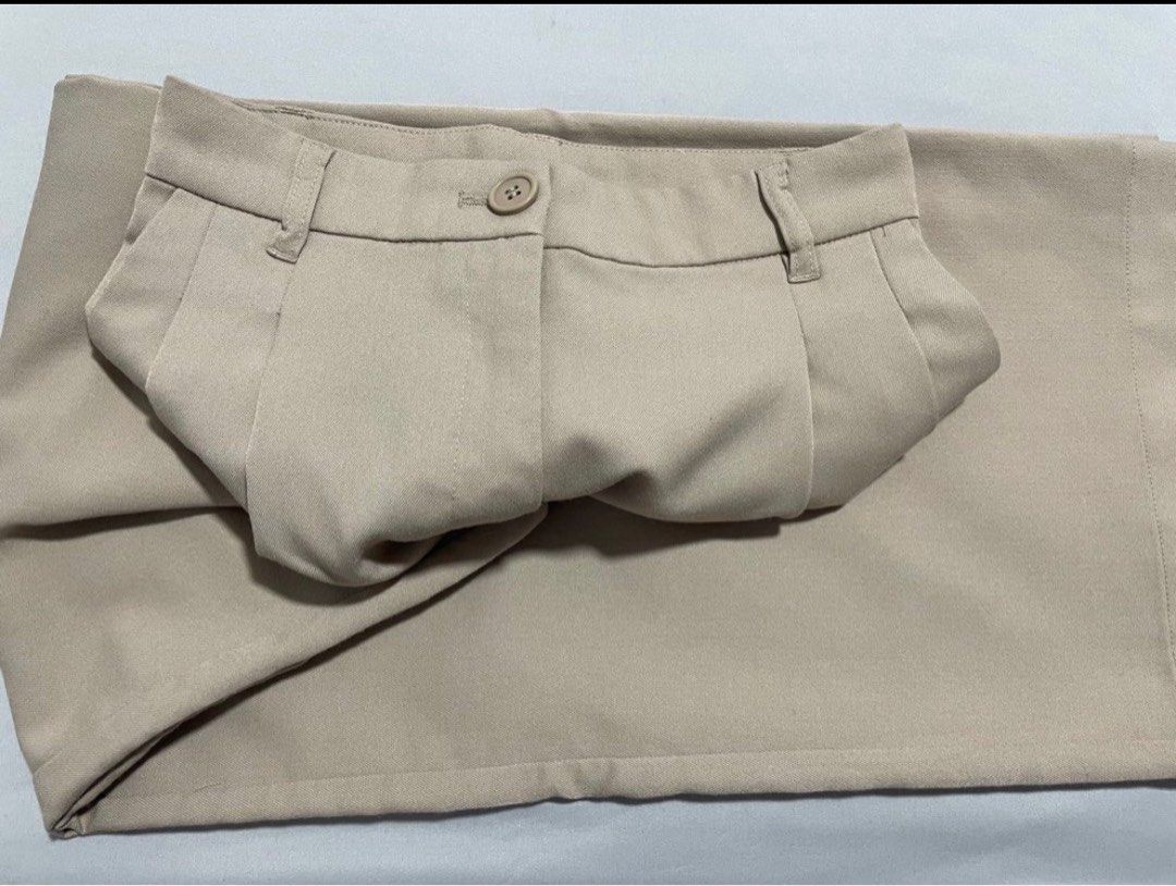 Monki Trouser/ Wide Leg Pants (Category: Other Bottoms) located in Mandaluyong City. Submitted by tidyspace (Listing ID 1266171146, Image 3). Description: Size 25-26.