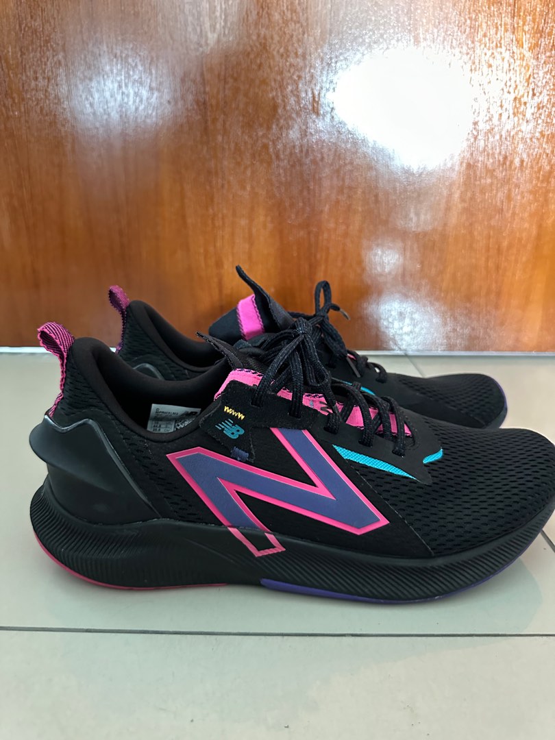 Women's fresh foam roav cheap pride pack