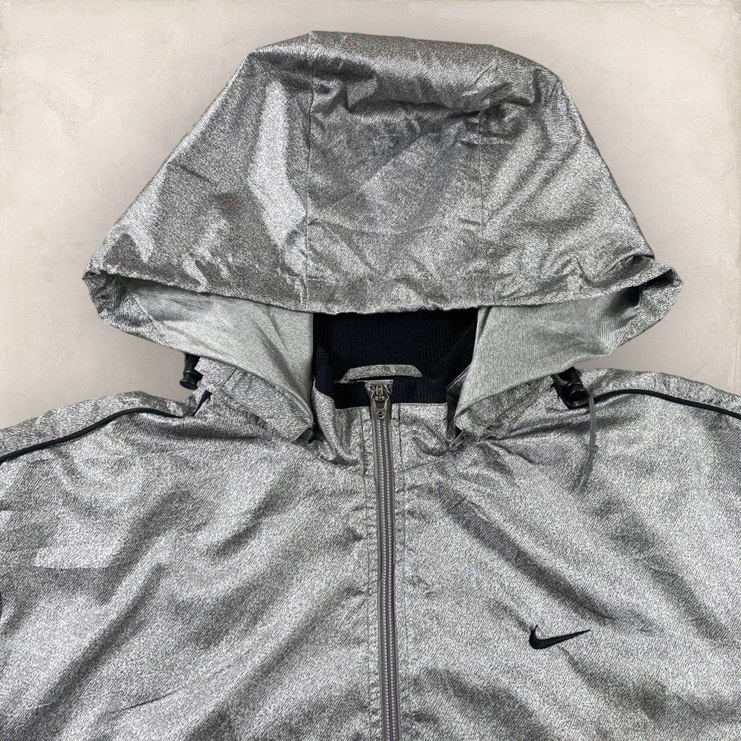 Nike silver jacket mens new arrivals