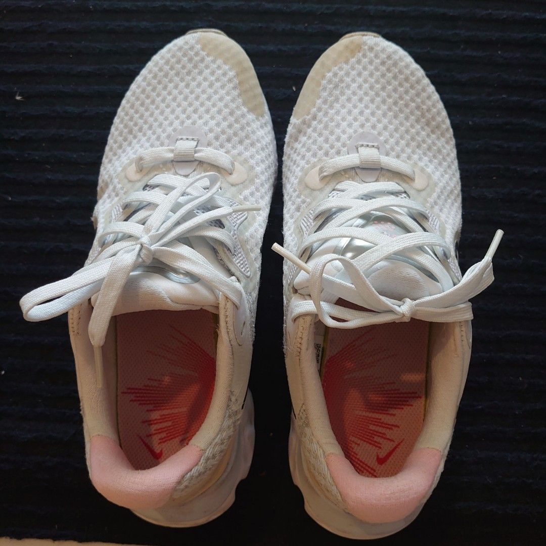 white womens nike free runs