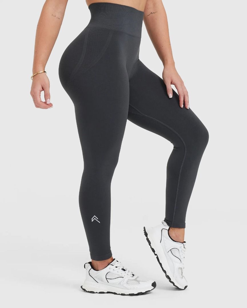 Oner Active Effortless Seamless Leggings size M long in Coal, Women's  Fashion, Activewear on Carousell