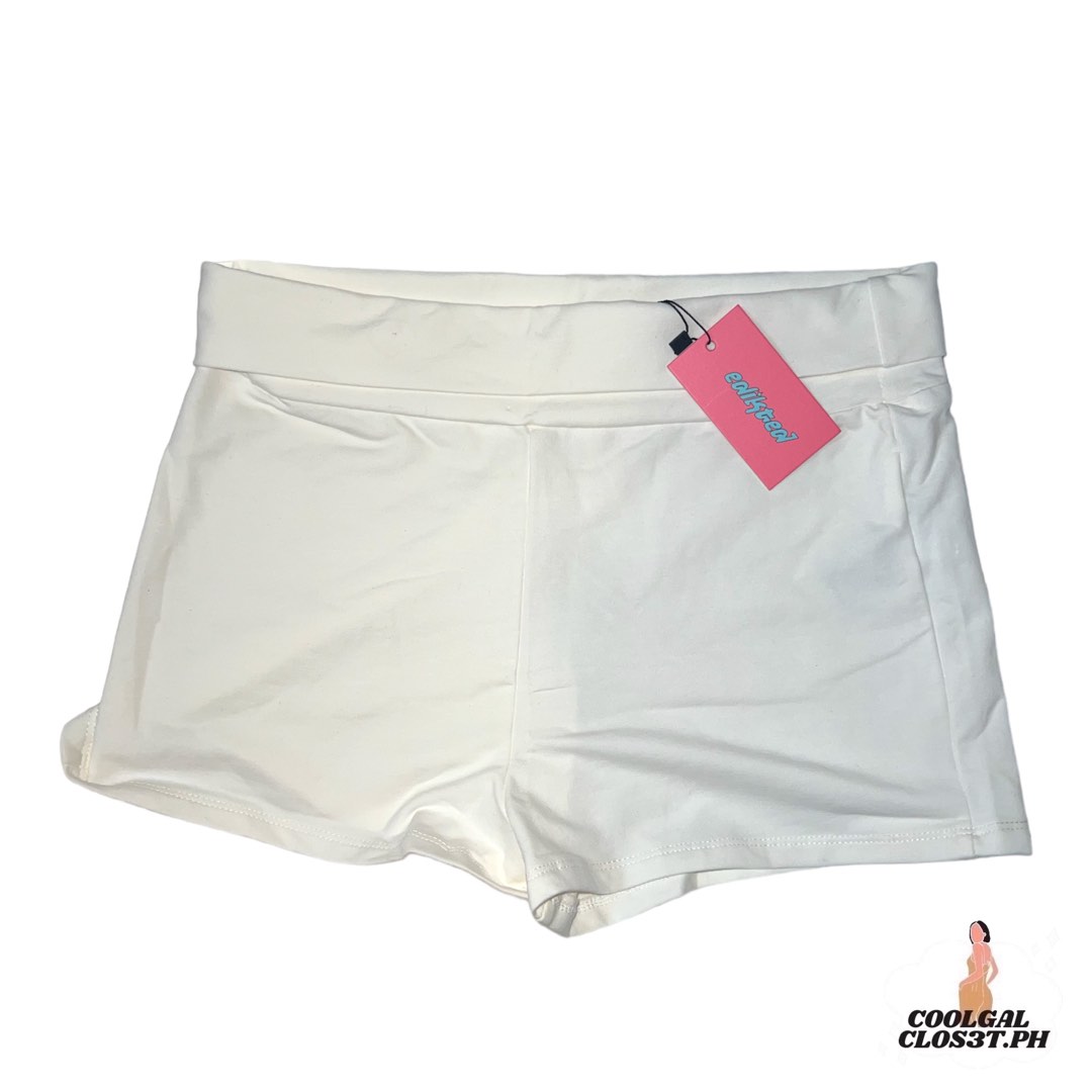 ‼️ONHAND‼️ Edikted ~ Foldover Shorts in White, Women's Fashion, Bottoms, Shorts on Carousell
