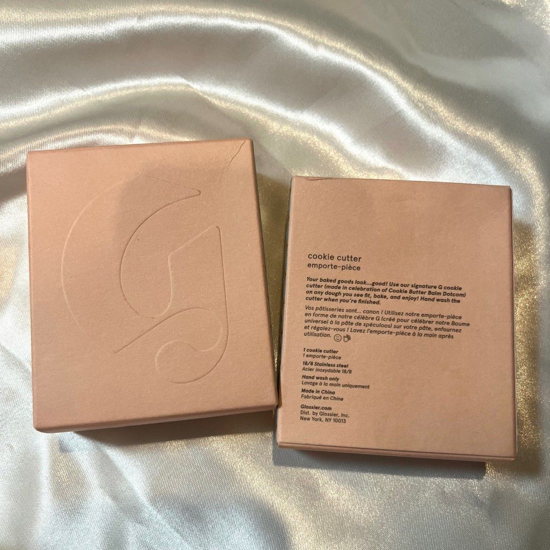 ‼️ONHAND‼️ Glossier ~ G Cookie Cutter (Category: Bakeware) located in Cebu City. Submitted by angel.energyph2 (Listing ID 1266241546, Image 2). Description: 🏷️ ₱420 Brand new! Not available online and limited edition. Perfect for those who love to bake! 👩🏻‍🍳🍪 1 left onhand. More details on the last slide. Not available for pre-order. .
