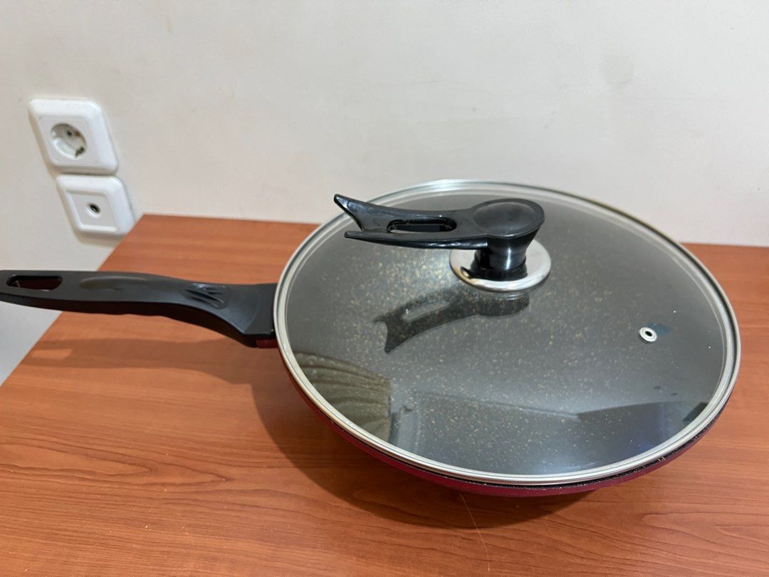 Onyx Wok Pan 30cm  Wajan anti lengket dengan tutup, Kitchen & Appliances  di Carousell