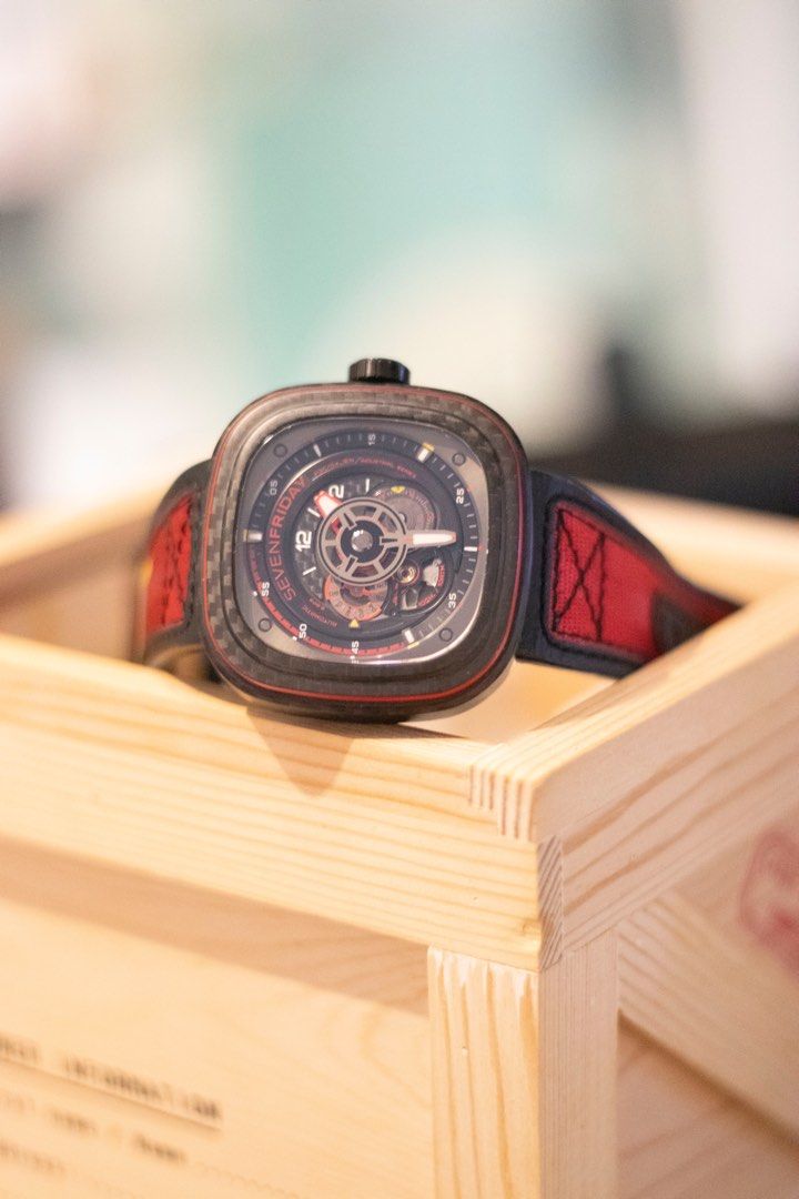 Sevenfriday 316l sales watch price