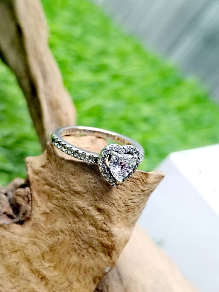 Pandora ring top elevated heart