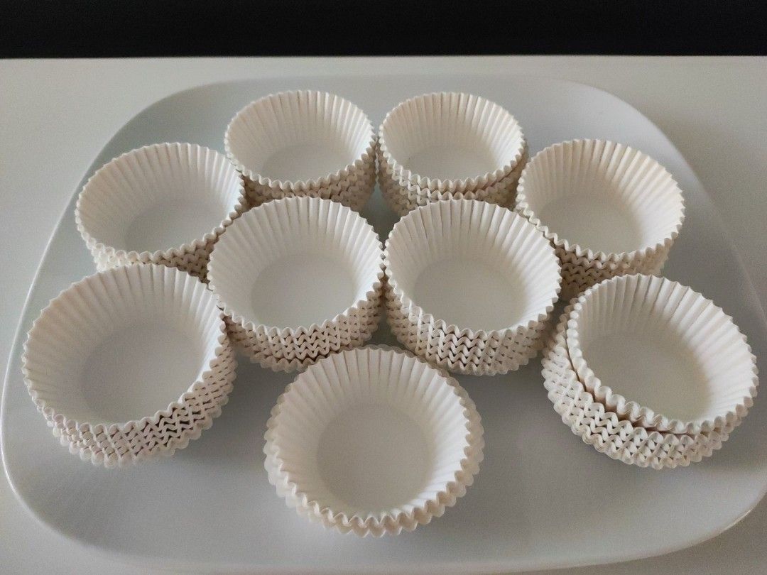 Paper muffin cups 800 pcs., Furniture & Home Living, Kitchenware