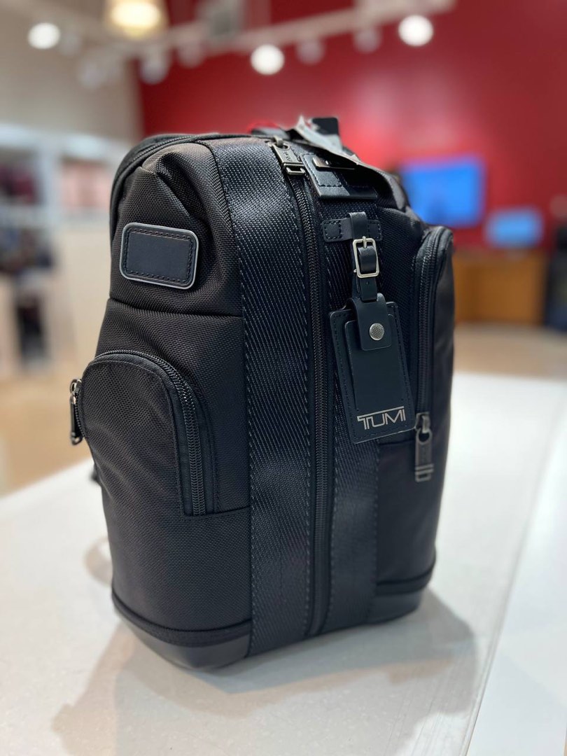 PREORDER TUMI HIGGINS SLING Men s Fashion Bags Sling
