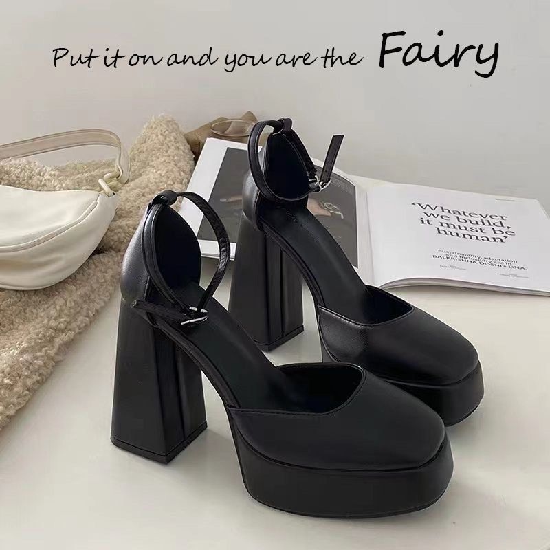 Retro sales black heels