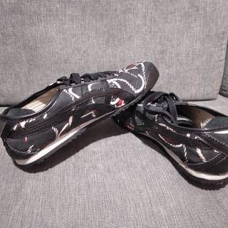 Sepatu onit preloved