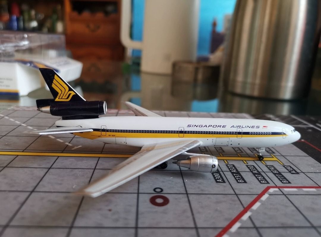 シンガポール航空 McDonnell Douglas DC-10 1/400 Singapore Airline (SIA) McDonnell-Douglas DC-10-30 Model (1:400