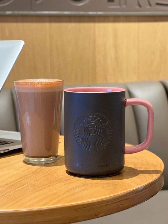 Starbucks Mug black pink (Category: Water Bottles & Tumblers) located in Valenzuela. Submitted by smjhsmnlzcn (Listing ID 1266139502, Image 2). Description: With box.
