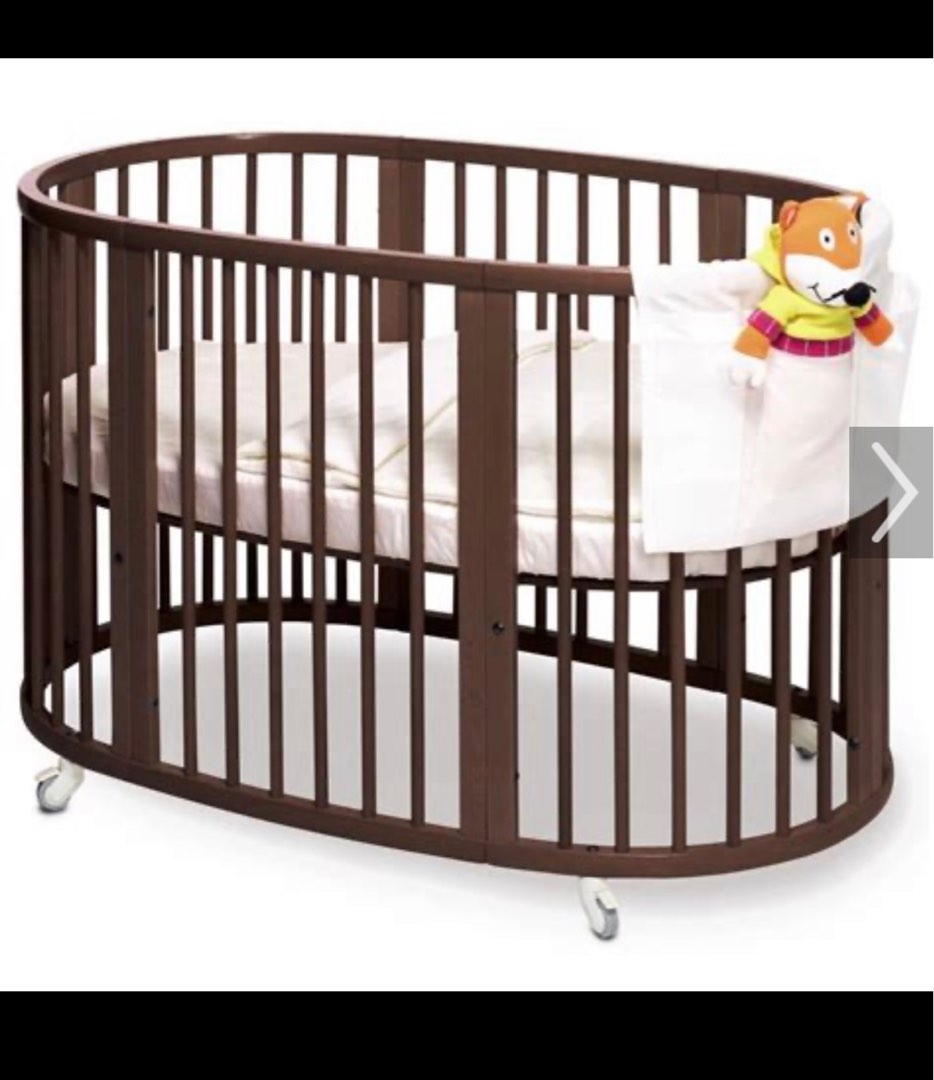 Stokke sleepi Bed v2 walnut, 兒童＆孕婦用品, 兒童傢具, 兒童傢具 小童床 Carousell