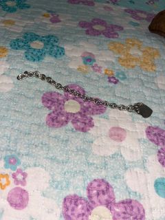 (Category: ) located in . Submitted by preloveddhereee (Listing ID 1266225373, Image 1). Description: .