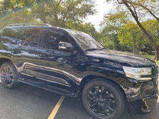 Toyota Land Cruiser LC200 V8 Auto