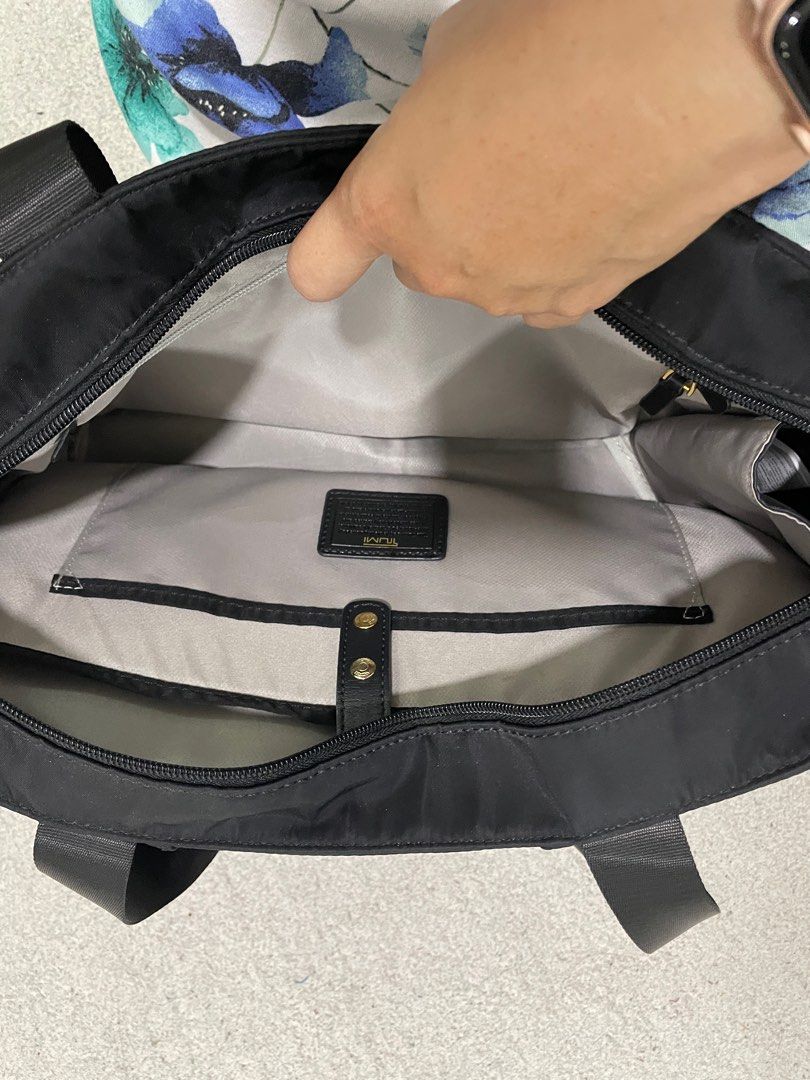 Tumi voyageur mauren online tote