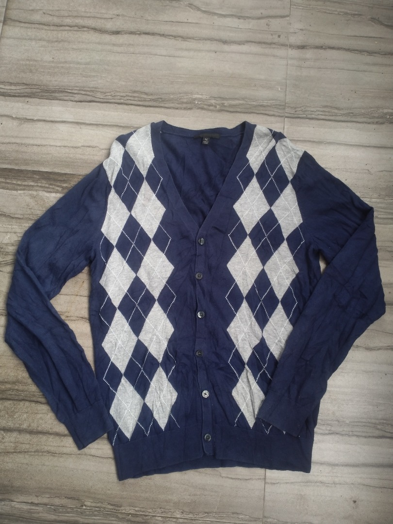 Uniqlo cardigan, Men's Fashion, Coats, Jackets and Outerwear on Carousell