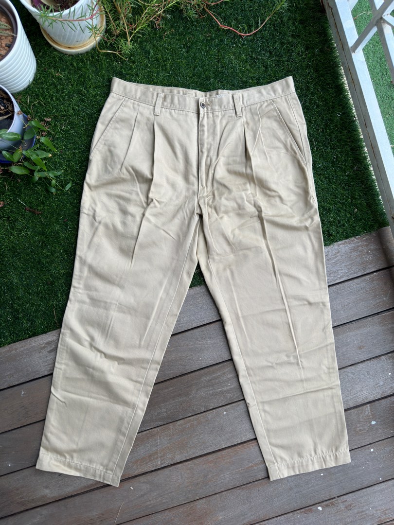 Uniqlo Chinos Pants, Men's Fashion, Bottoms, Chinos on Carousell