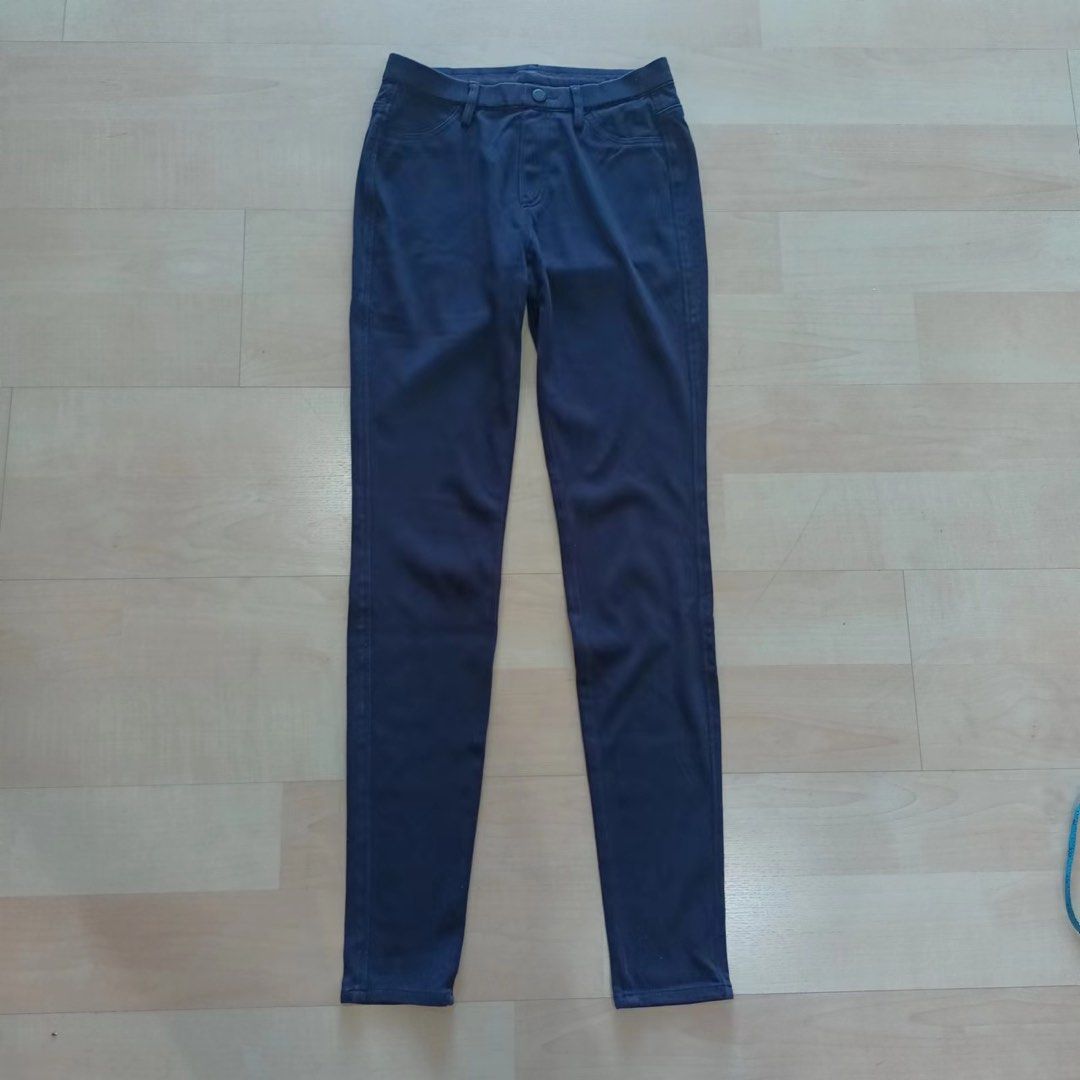 Uniqlo stretch legging white in s, Women's Fashion, Bottoms, Jeans &  Leggings on Carousell