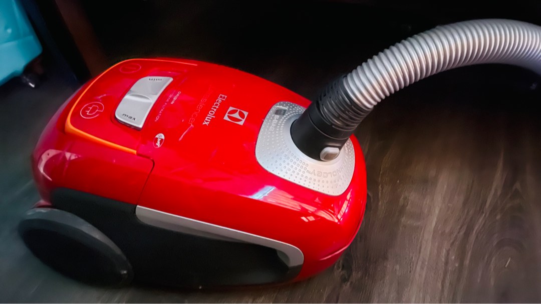 vacuum cleaner Electrolux Ultrasilencer, TV & Home Appliances, Vacuum
