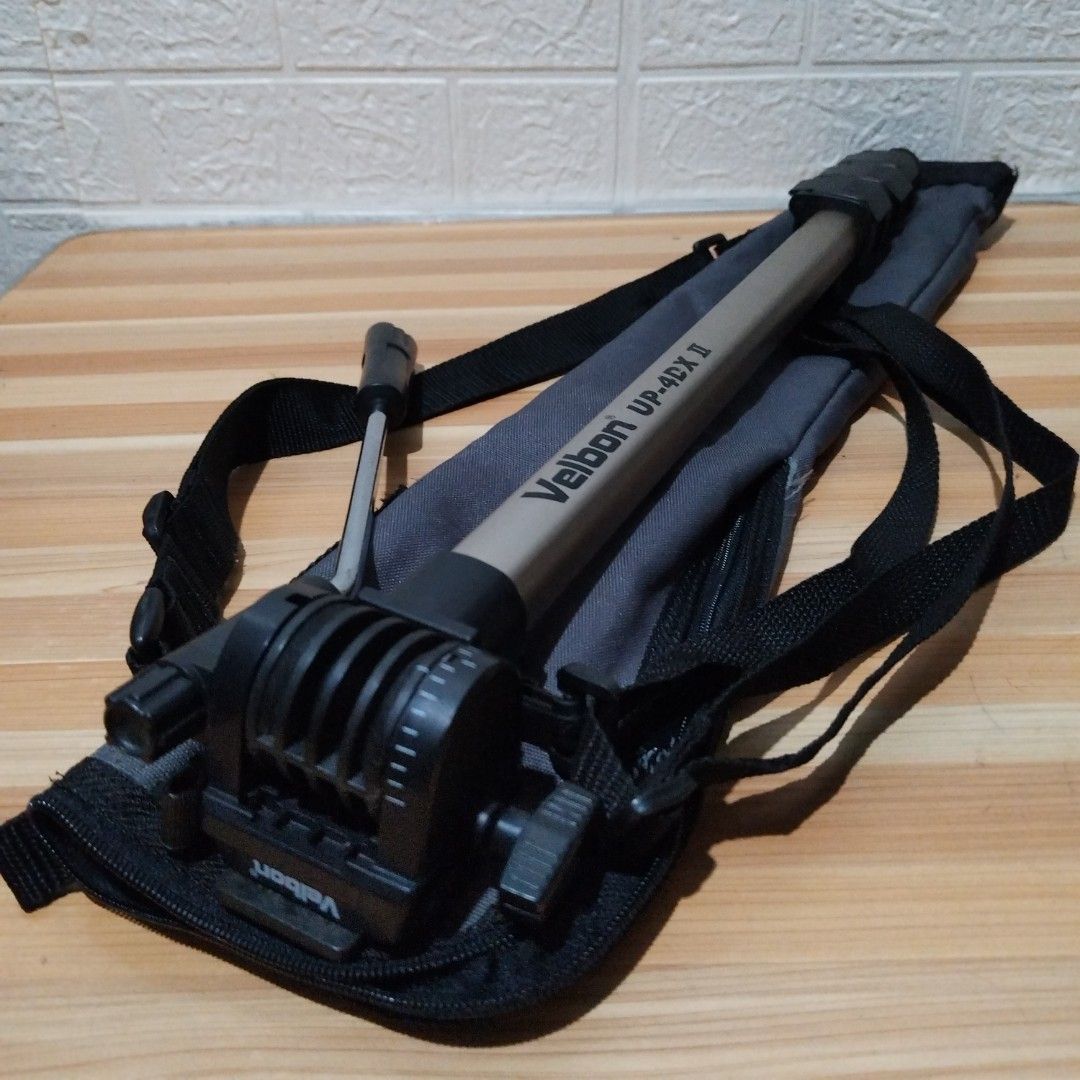 Velbon monopad (Category: Tripods & Monopods) located in Daet. Submitted by fryzoneshop (Listing ID 1266208942, Image 1). Description: Velbon UP -4DX II Monopad High Quality Photography accessories From Japan MOD: flash LBC J&T c/o buyer MOP: BPI BDO GCASH MAYA.