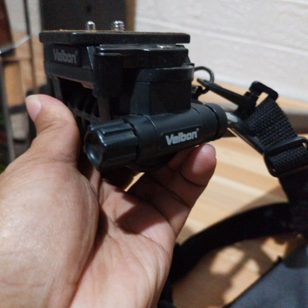 Velbon monopad (Category: Tripods & Monopods) located in Daet. Submitted by fryzoneshop (Listing ID 1266208942, Image 3). Description: Velbon UP -4DX II Monopad High Quality Photography accessories From Japan MOD: flash LBC J&T c/o buyer MOP: BPI BDO GCASH MAYA.