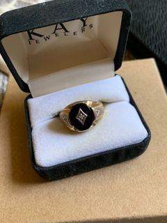 Vintage 10K Onyx and Diamond ring
