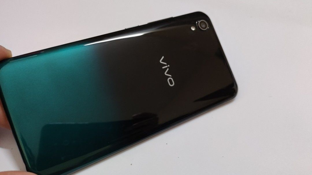 Vivo new arrivals y1s black