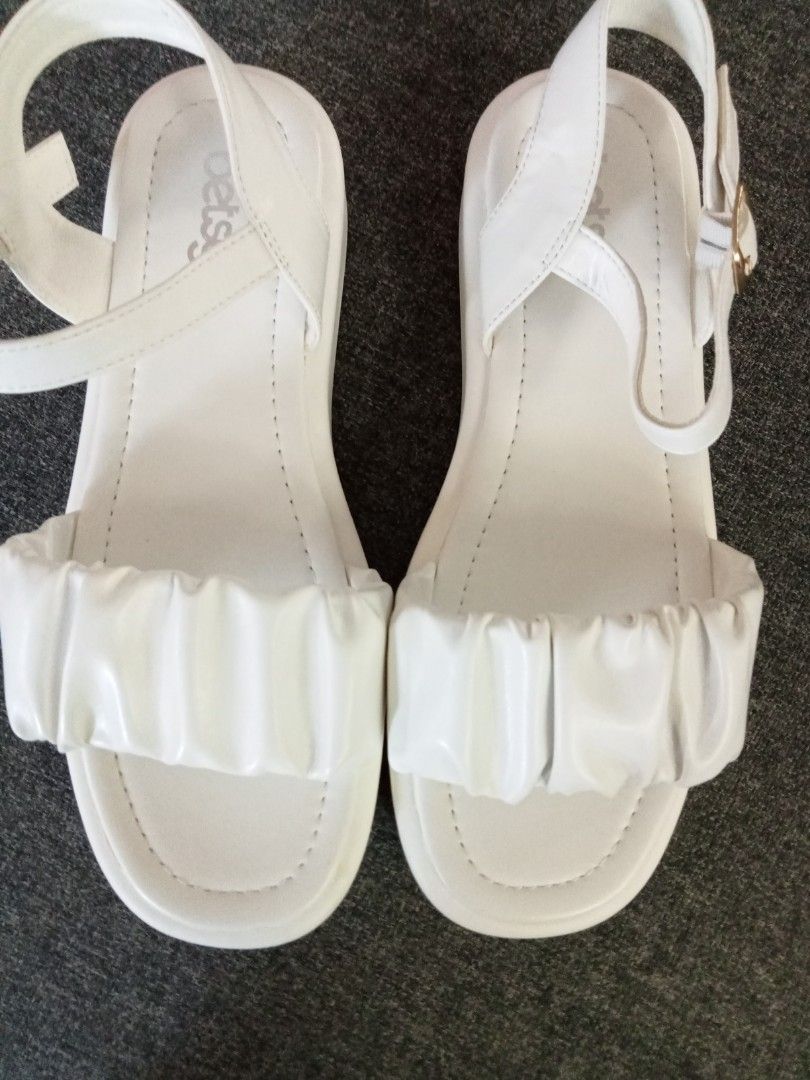 White wedge shoes 37