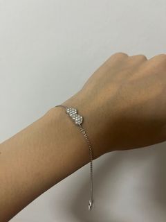(Category: ) located in . Submitted by fashionistarx (Listing ID 1266234907, Image 1). Description: .