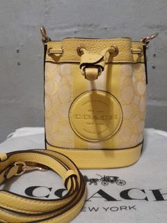 (Category: ) located in . Submitted by lovebranded (Listing ID 1266370451, Image 1). Description: .