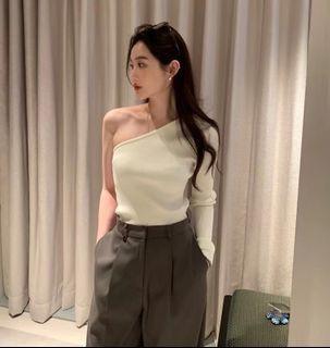 斜領露肩不規則針織衫 / 韓國東大門長袖針織上衣 / 平口一字領毛衣ISA外套MEIER.Q約會Lovelily