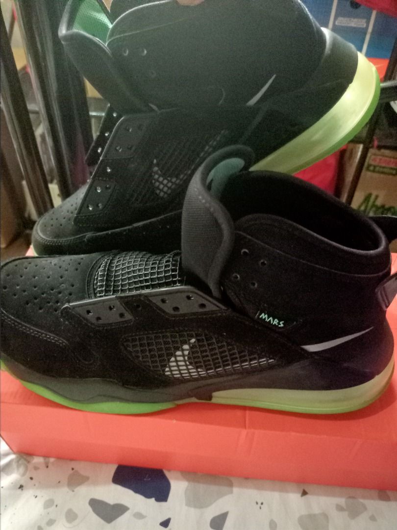 Air jordan mars 270 green glow