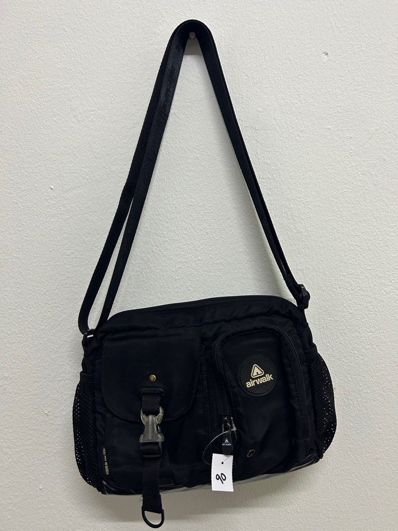 Airwalk outlet sling bag