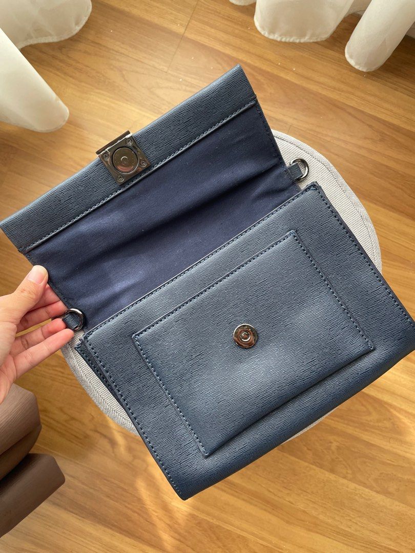 Armani exchange clutch clearance
