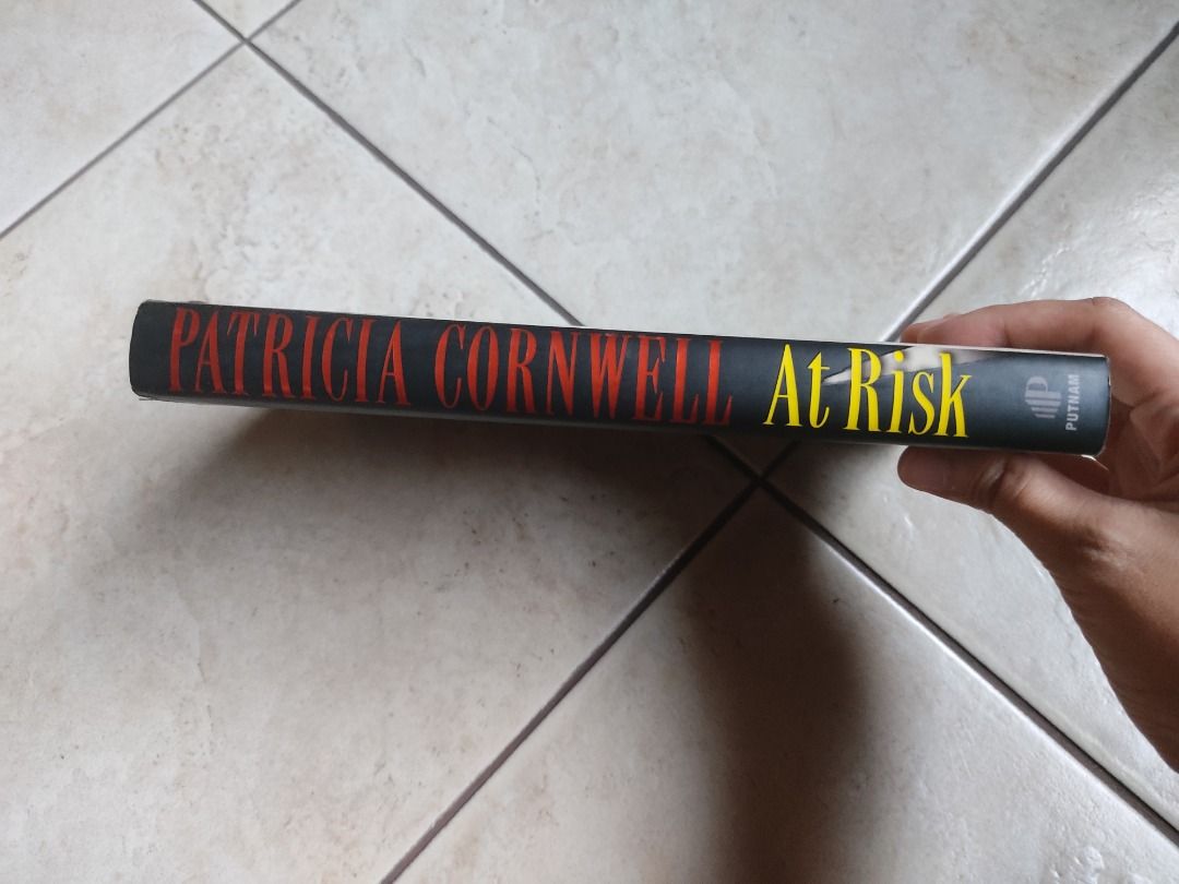 At Risk by Patricia Cornwell [HARDBOUND], Hobbies & Toys, Books ...