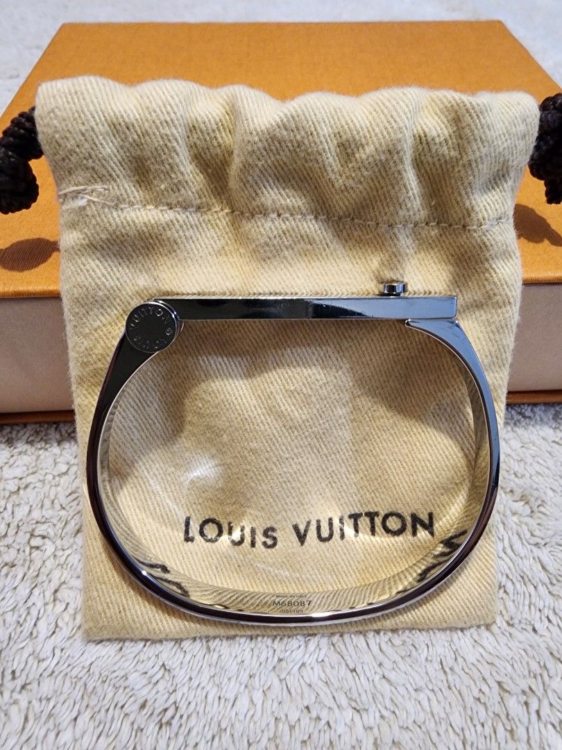 Authentic Louis Vuitton Bangle (Category: Luxury Accessories) located in Mandaluyong City. Submitted by tof_reyes (Listing ID 1266330257, Image 1). Description: Bought in Japan. Feel free to check the item personally.