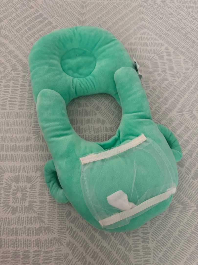 Baby Feeding Pillow (Category: Breastfeeding & Bottle Feeding) located in Manila. Submitted by catshops (Listing ID 1266298147, Image 1). Description: Rarely used Lalamove/Grab c/o buyer.
