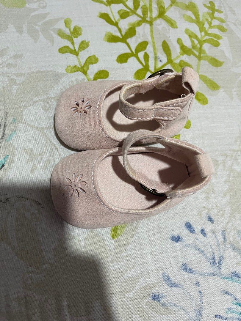 Baby shoes (Category: Babies & Kids Fashion) located in Caloocan City. Submitted by fortunodeclutter (Listing ID 1266372299, Image 1). Description: .