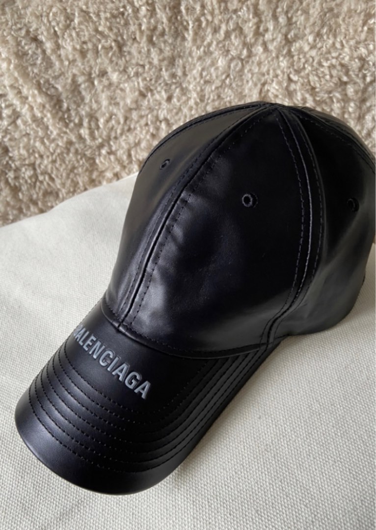 Balenciaga leather cap 59, 名牌, 飾物及配件- Carousell