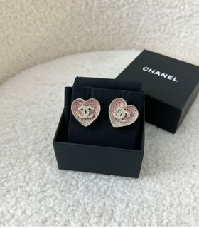 Affordable chanel heart earring For Sale