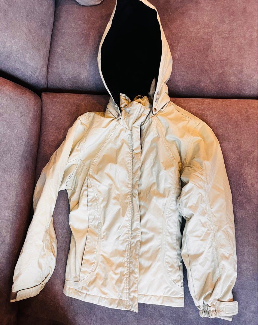 Brand new Roxy ski jacket size S or teens 45 preloved Zara heavy jacket. Super warm selling cheap XS 20
