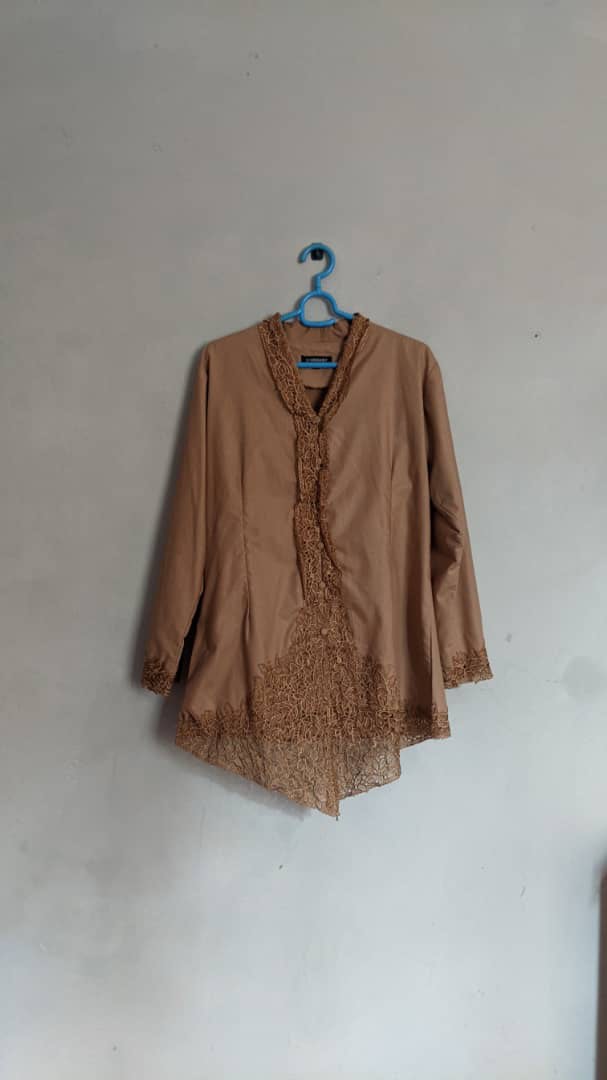 Cahya Kebaya Labuh Top