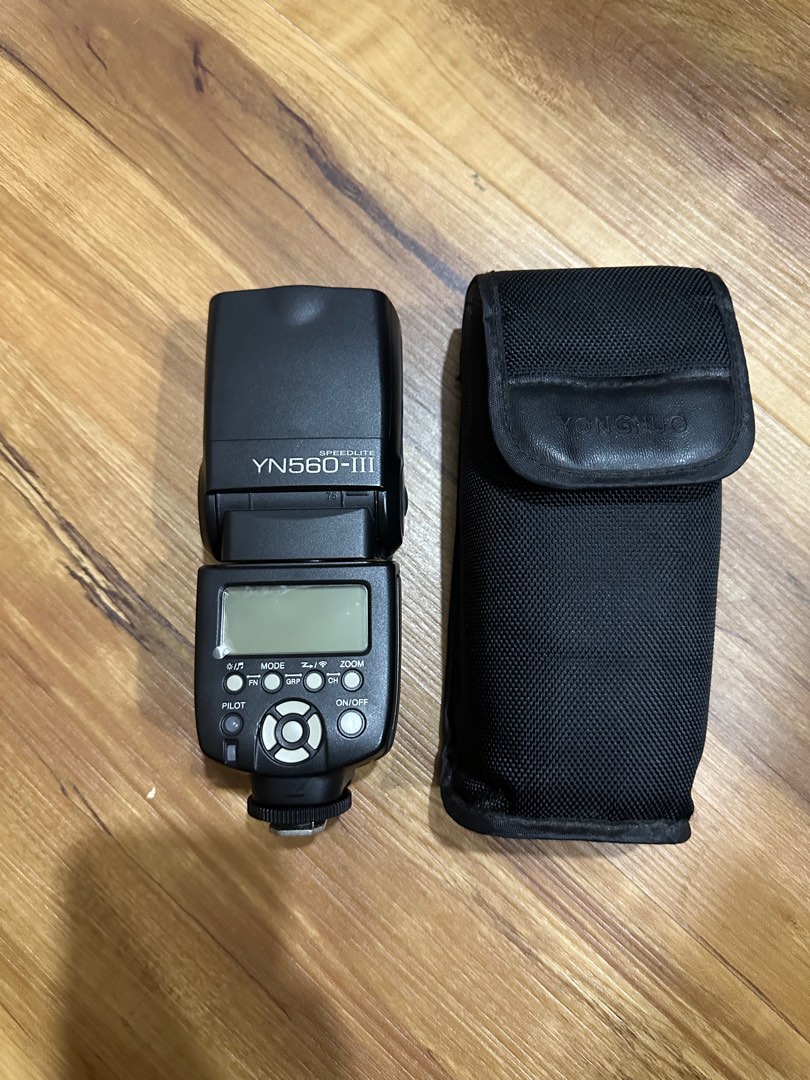 Camera Flash Faulty (YN560 III), Photography, Lens & Kits on Carousell