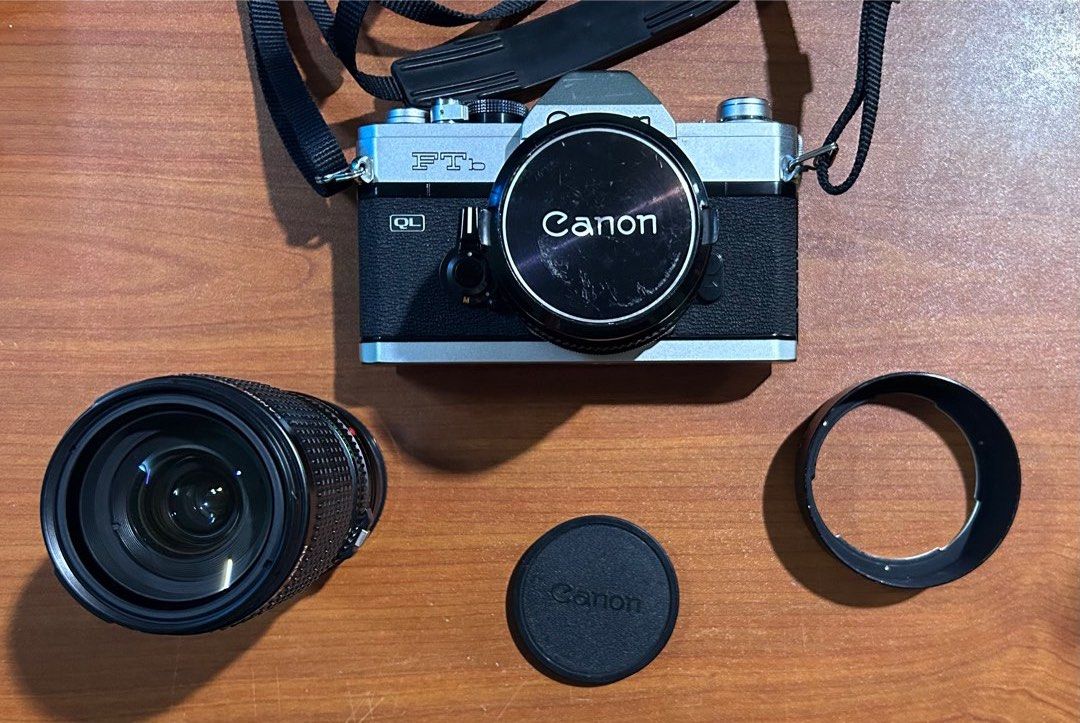 Canon FTb QL Vintage Film Camera + 50mm f/1.8 FD lens + 35105mm f/3.5