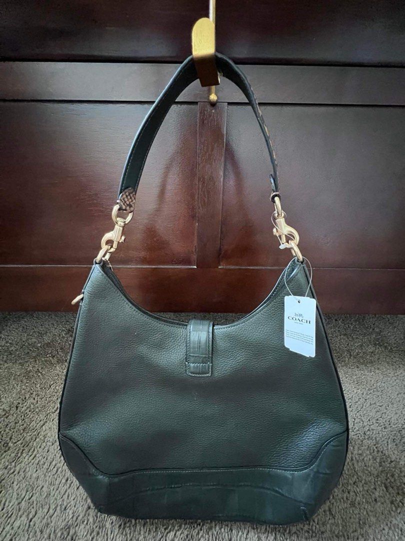 Coach Bag (Olive Green) (Category: Luxury Bags & Wallets) located in Tanauan. Submitted by bandtee (Listing ID 1266433646, Image 2). Description: For Sale only, no to Swap! New Arrival! On Hand Orig. Coach Bag (Olive Green) Bought in the US ORIG/ LEGIT COACH Bag Condition: Brand new with tags Tag Price: $ US 427.99 Price: 10,000 (Negotiable) .