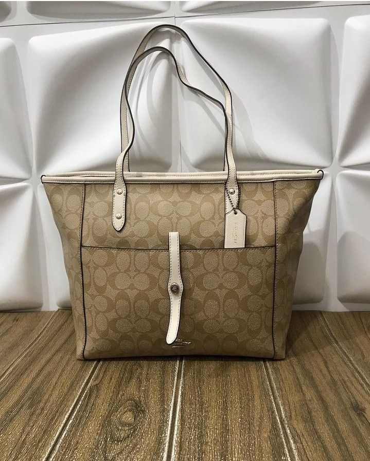 Coach made in Vietnam, Fesyen Wanita, Tas & Dompet di Carousell