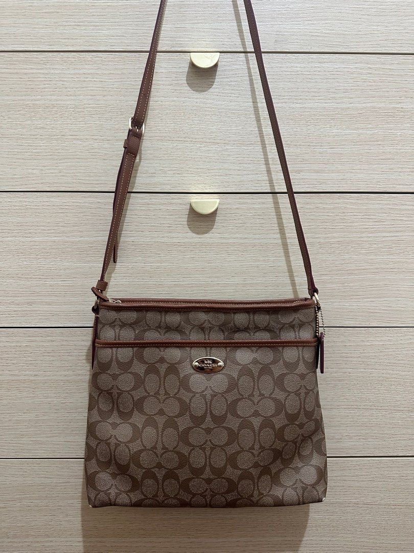 Coach Signature File Messenger Bag F34938 Women s Fashion Bags